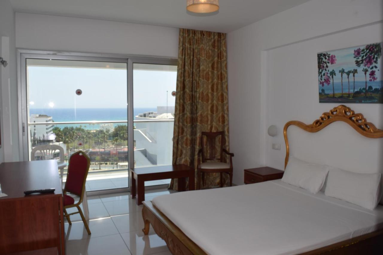 Corfu Hotel Ayia Napa Bagian luar foto