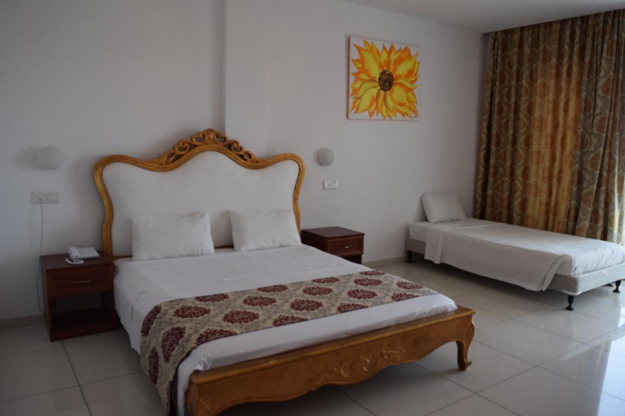 Corfu Hotel Ayia Napa Bagian luar foto