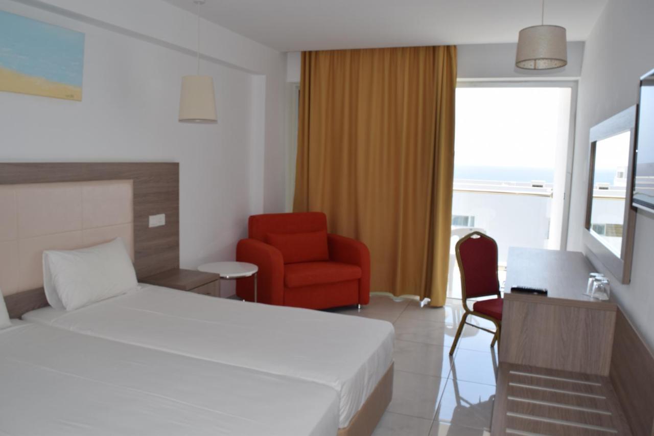 Corfu Hotel Ayia Napa Bagian luar foto