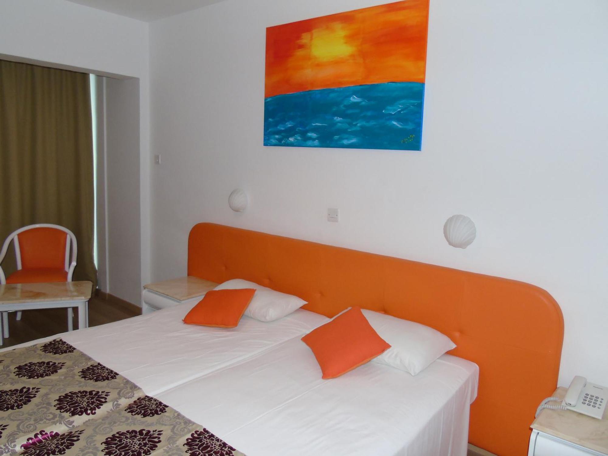 Corfu Hotel Ayia Napa Bagian luar foto