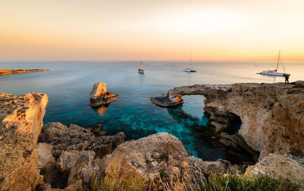 Corfu Hotel Ayia Napa Bagian luar foto