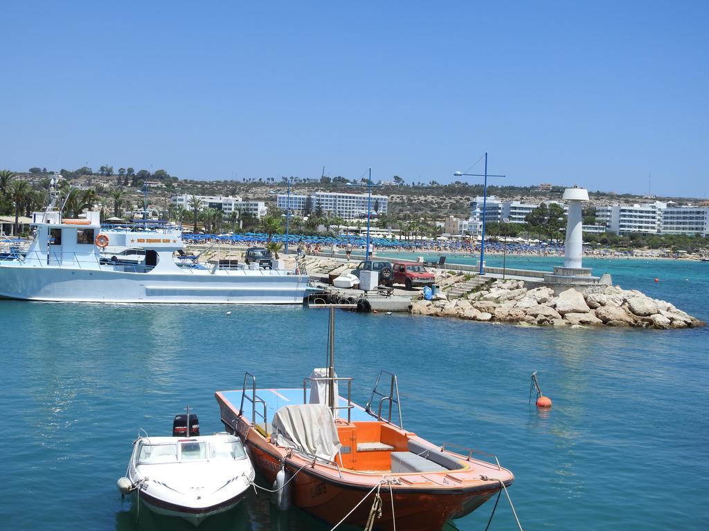 Corfu Hotel Ayia Napa Bagian luar foto