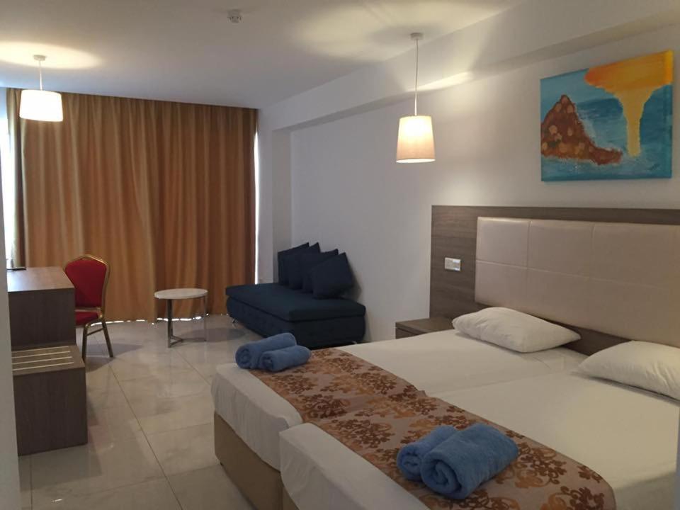 Corfu Hotel Ayia Napa Bagian luar foto