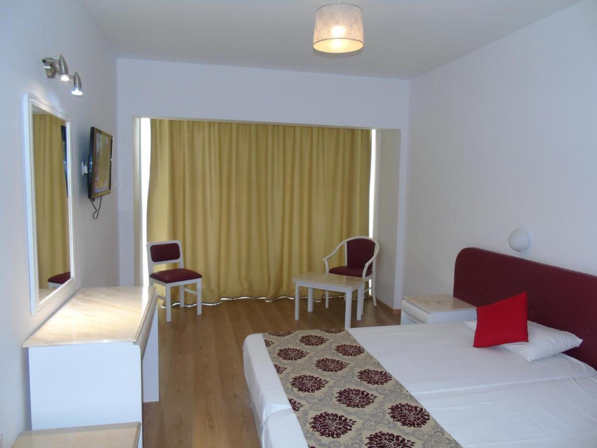 Corfu Hotel Ayia Napa Bagian luar foto