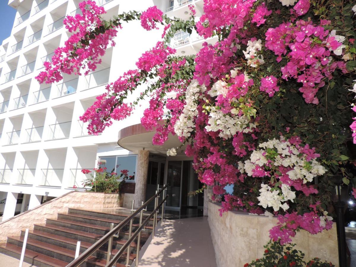 Corfu Hotel Ayia Napa Bagian luar foto